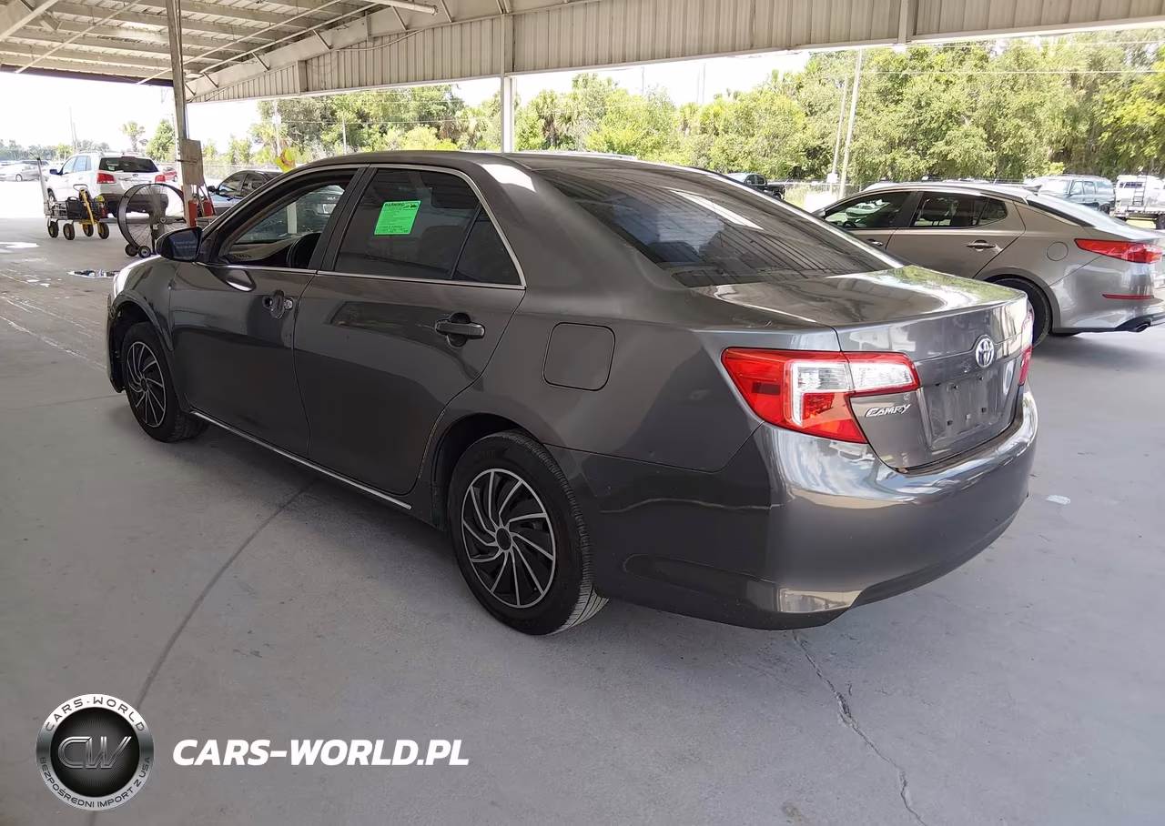 2014 Toyota Camry Le VIN:4T1BF1FK6EU459132 - 3