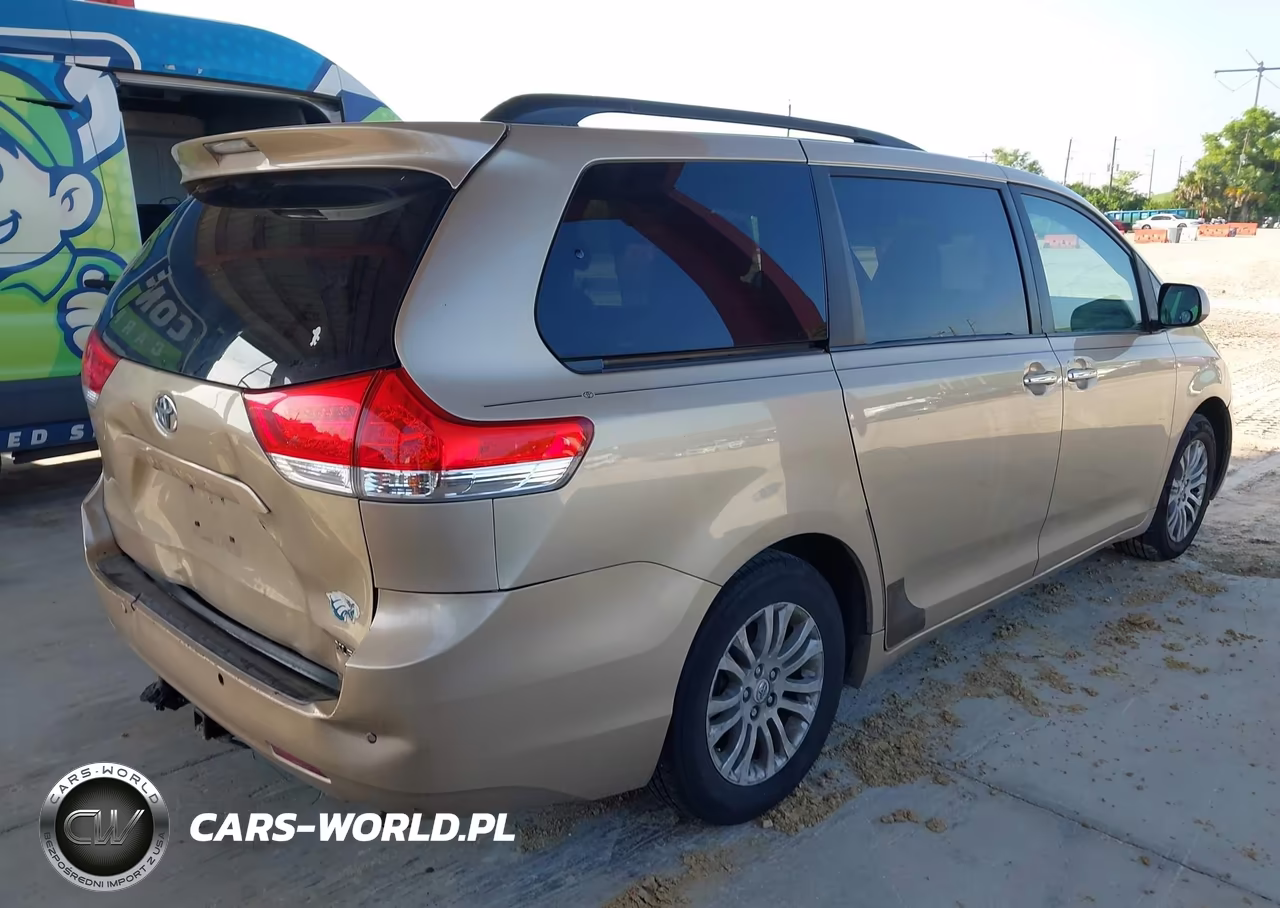 2011 Toyota Sienna Xle V6 VIN:5TDYK3DC4BS019685 - 4