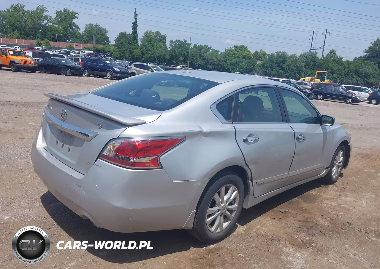 2015 Nissan Altima 2.5 S VIN:1N4AL3AP8FC110929 - 4