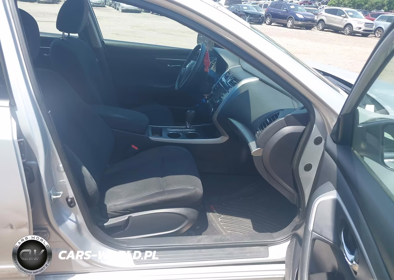 2015 Nissan Altima 2.5 S VIN:1N4AL3AP8FC110929 - 5