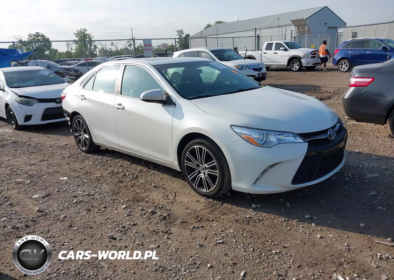 2016 Toyota Camry Se – zdjęcie 1 z 16