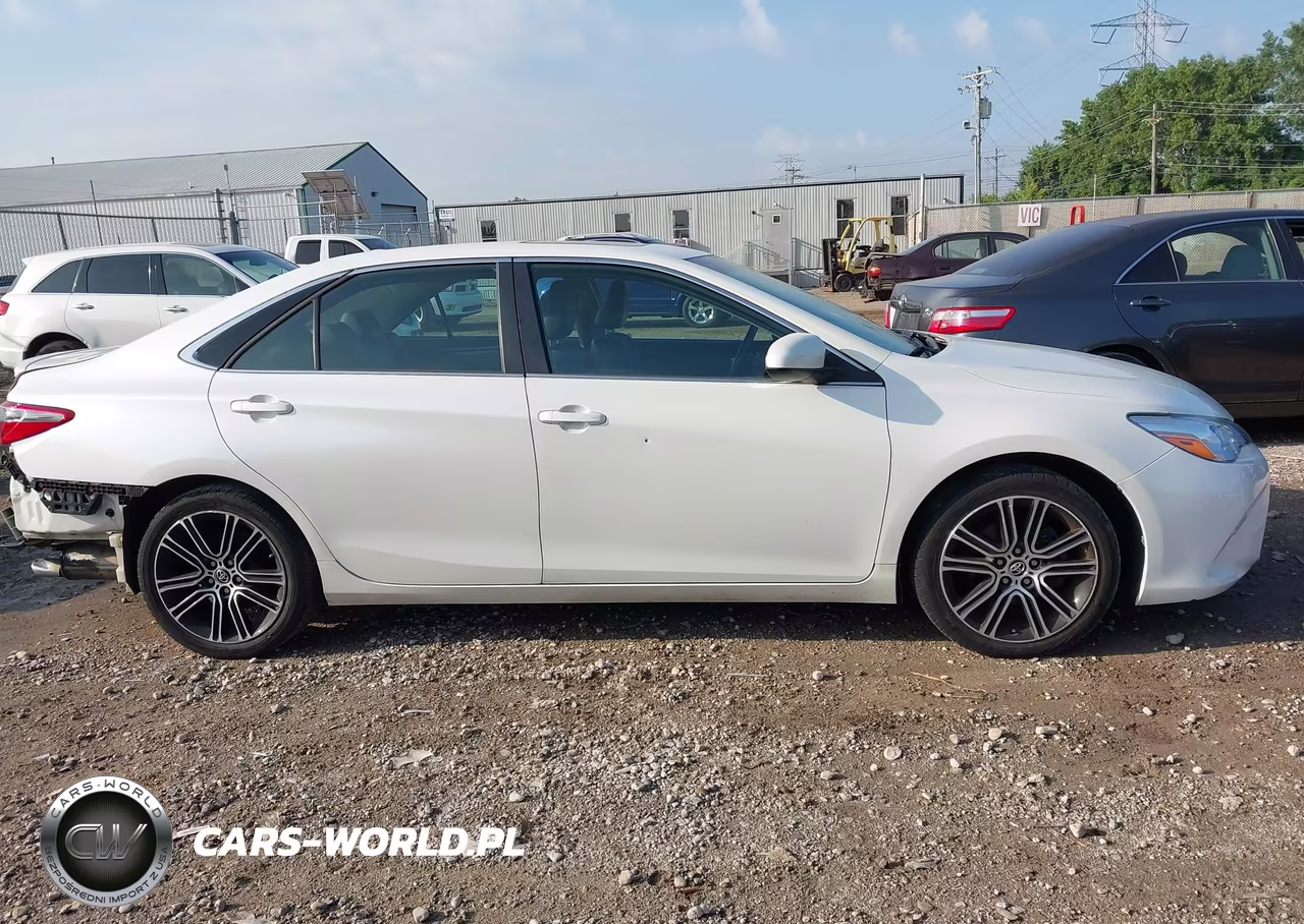 2016 Toyota Camry Se VIN:4T1BF1FKXGU140688 - 13
