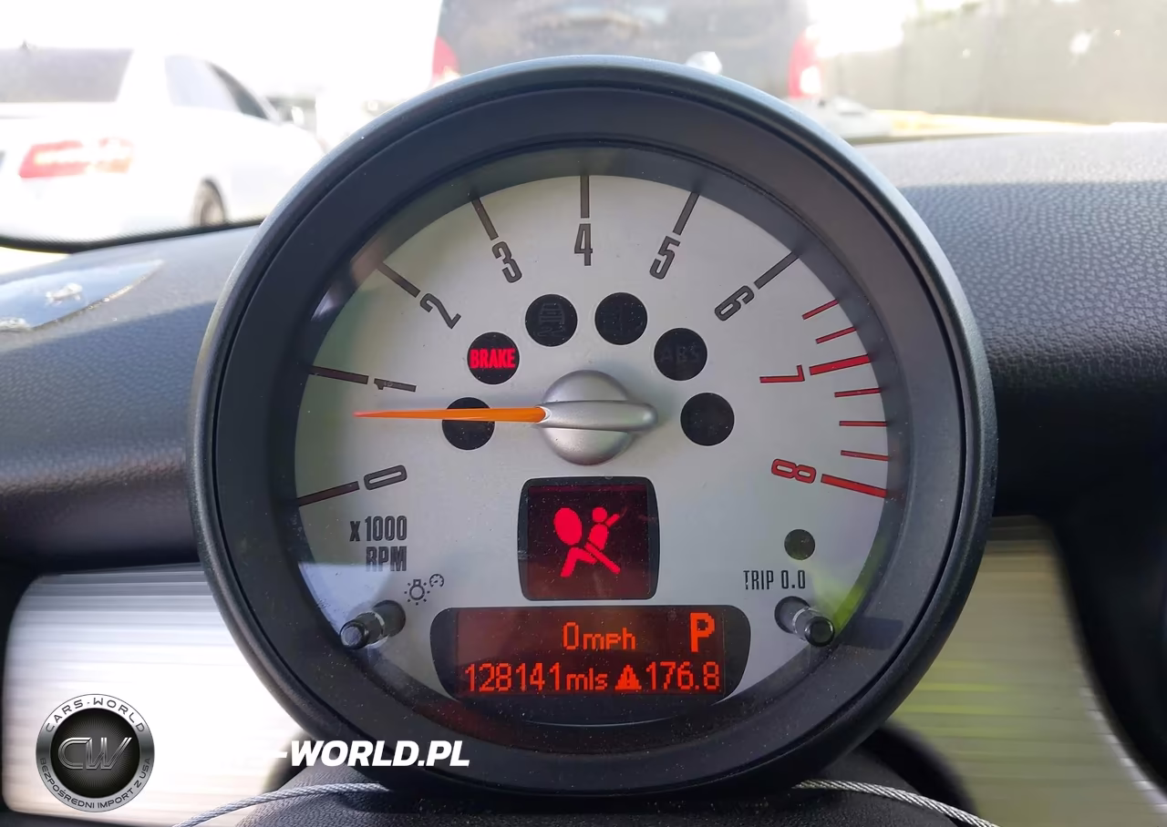 2011 Mini Cooper VIN:WMWSU3C52BT094774 - 7
