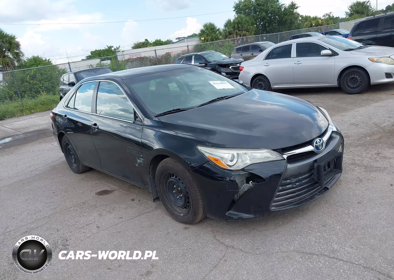 2015 Toyota Camry Hybrid Le – zdjęcie 1 z 16