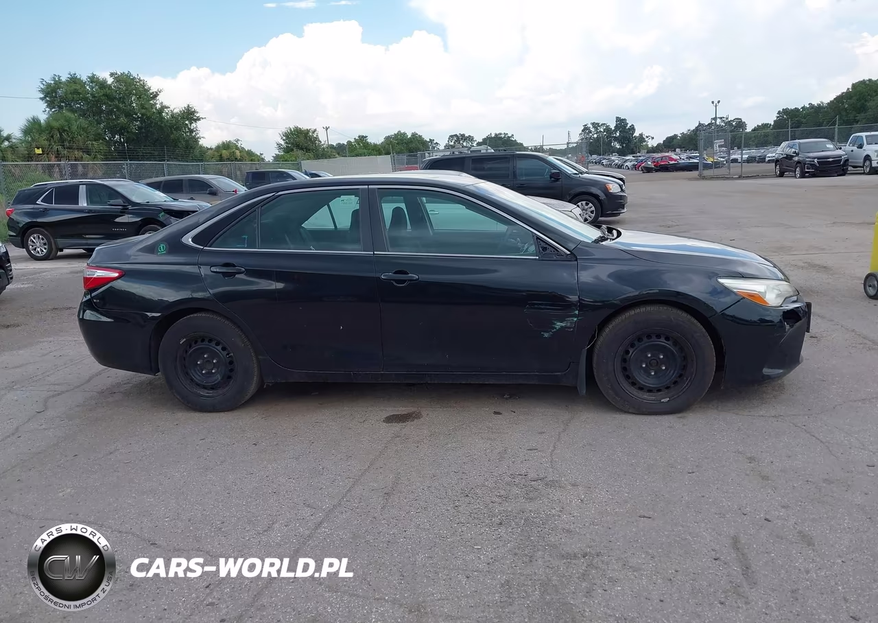 2015 Toyota Camry Hybrid Le VIN:4T1BD1FK4FU158818 - 13