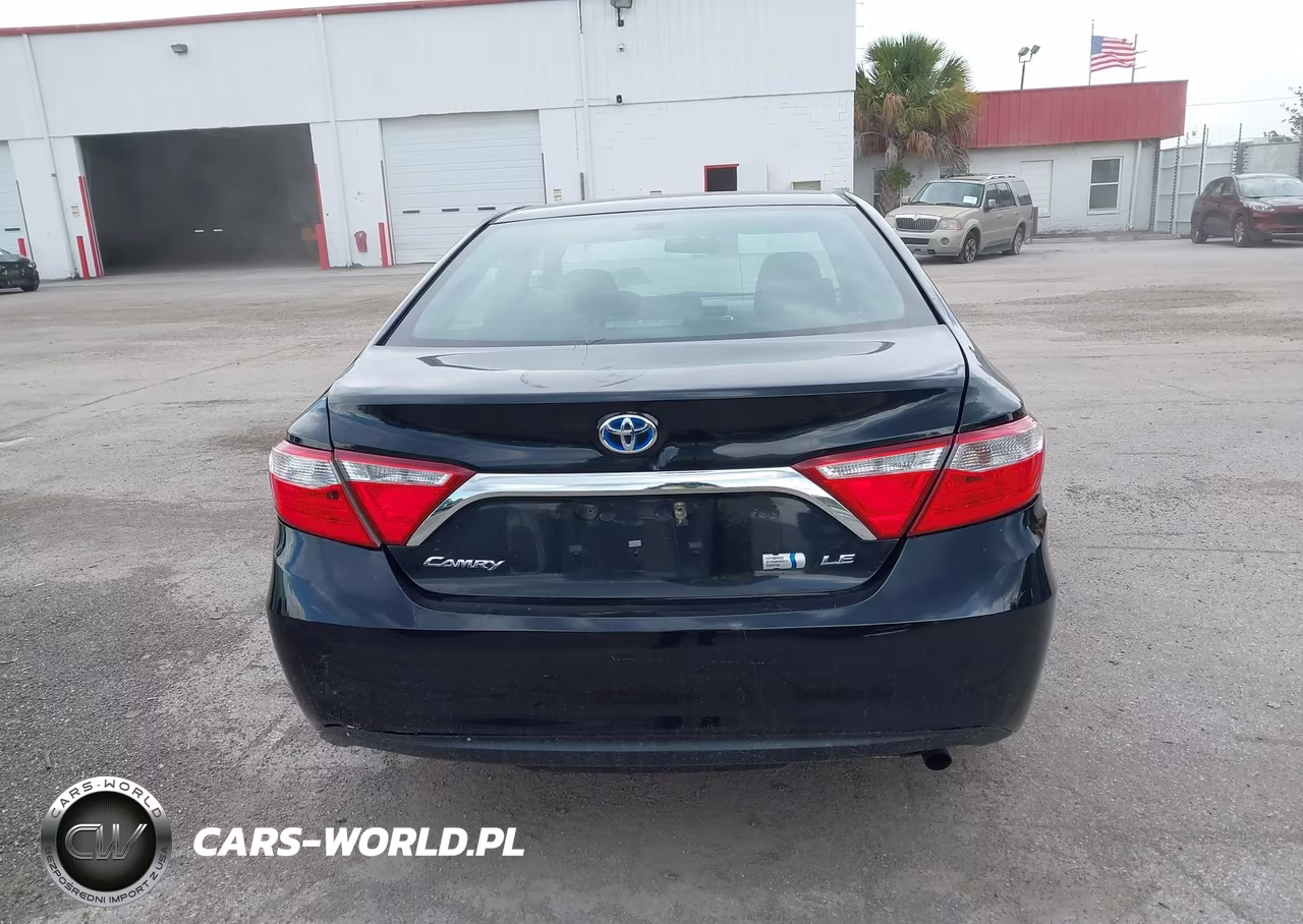 2015 Toyota Camry Hybrid Le VIN:4T1BD1FK4FU158818 - 16