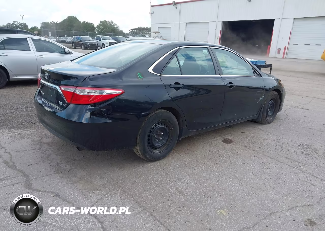2015 Toyota Camry Hybrid Le VIN:4T1BD1FK4FU158818 - 4