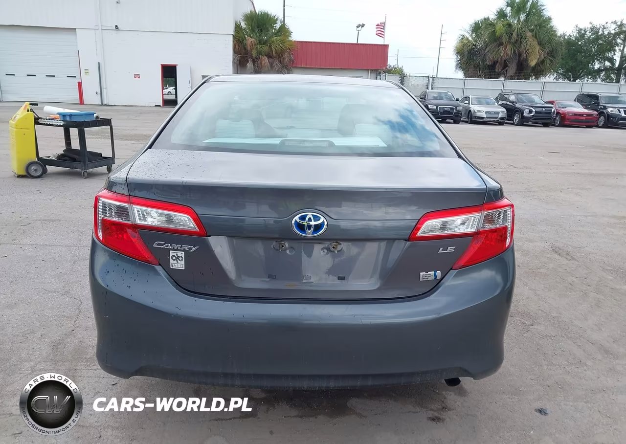 2014 Toyota Camry Hybrid Le VIN:4T1BD1FK0EU104852 - 16