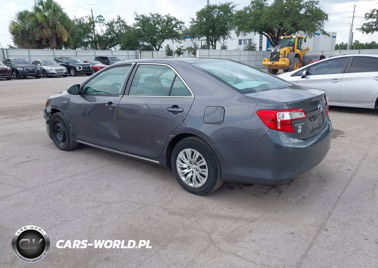 2014 Toyota Camry Hybrid Le VIN:4T1BD1FK0EU104852 - 3