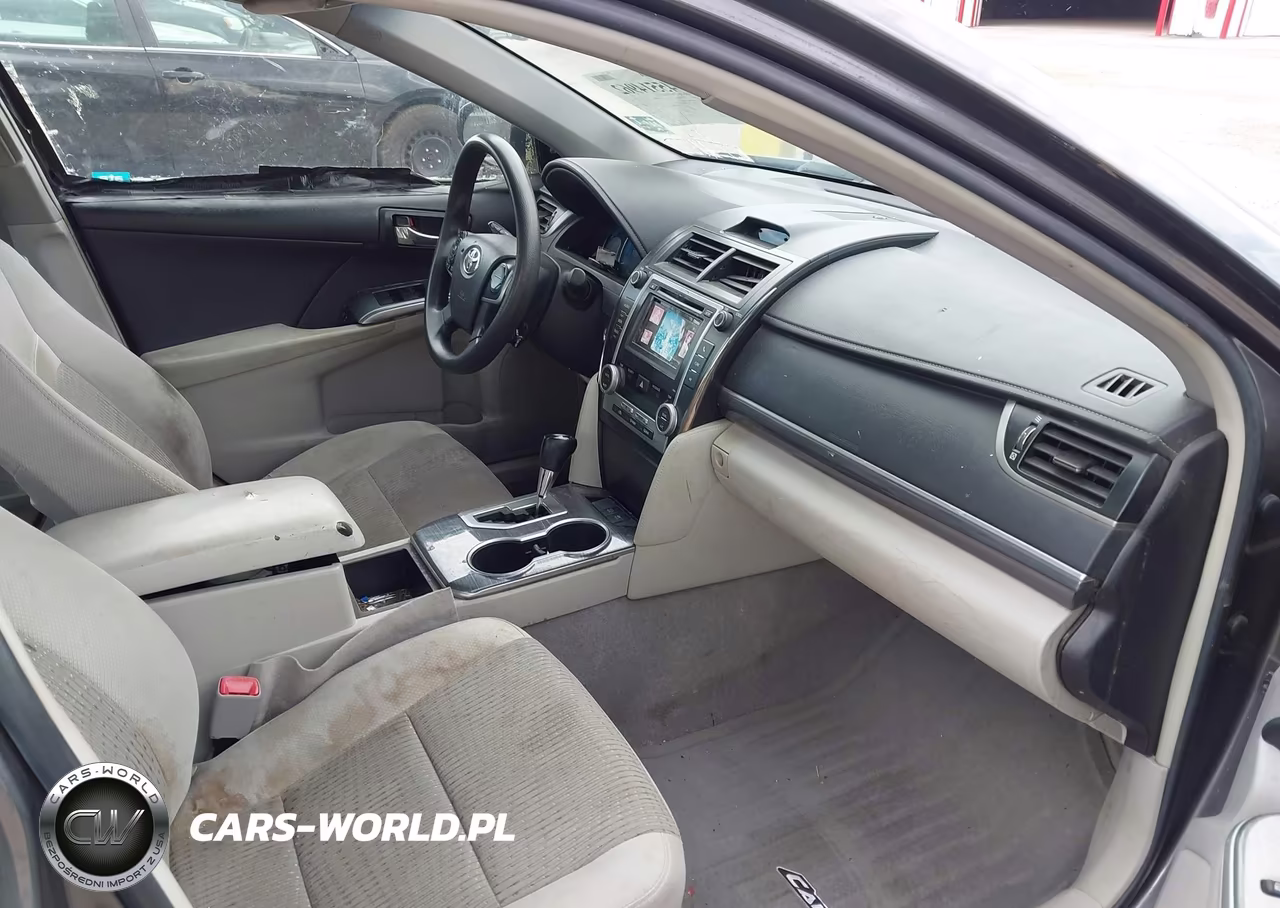 2014 Toyota Camry Hybrid Le VIN:4T1BD1FK0EU104852 - 5