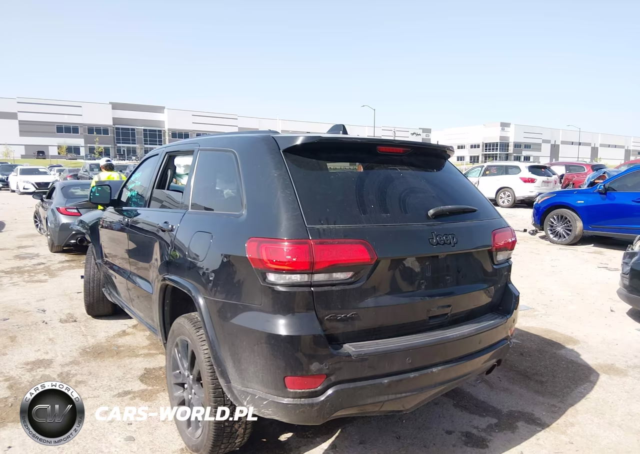 2021 Jeep Grand Cherokee Laredo X 4X4 VIN:1C4RJFAG5MC829489 - 3