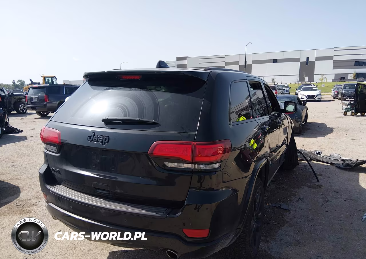 2021 Jeep Grand Cherokee Laredo X 4X4 VIN:1C4RJFAG5MC829489 - 4