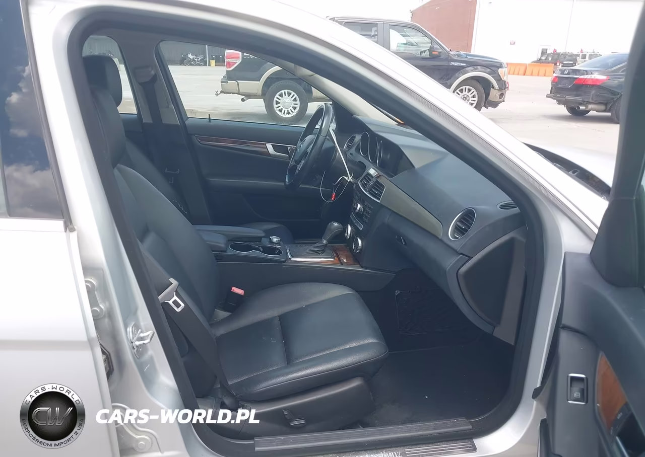 2012 Mercedes-Benz C 250 Luxury VIN:WDDGF4HB8CA597798 - 5