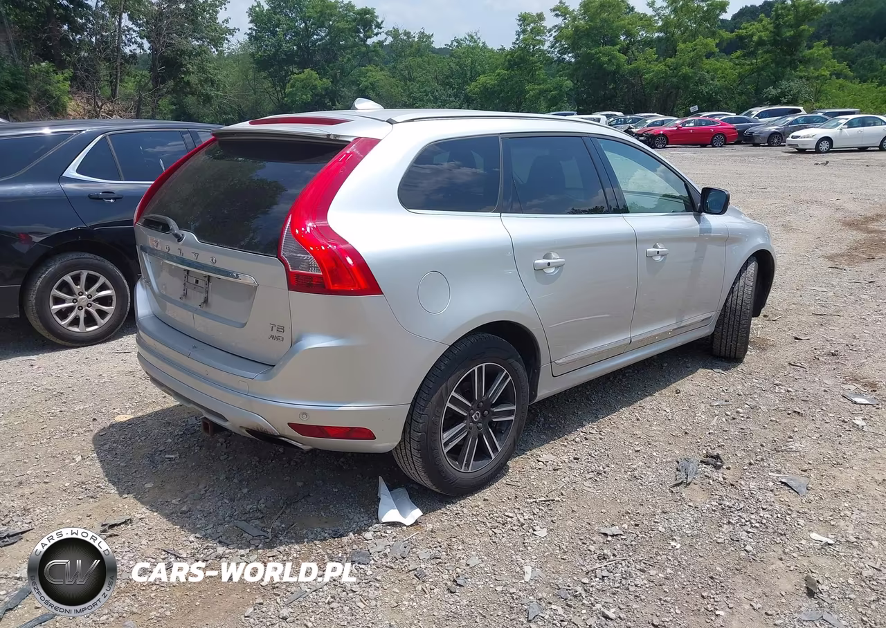 2017 Volvo Xc60 T5 Dynamic VIN:YV440MRR1H2017381 - 4