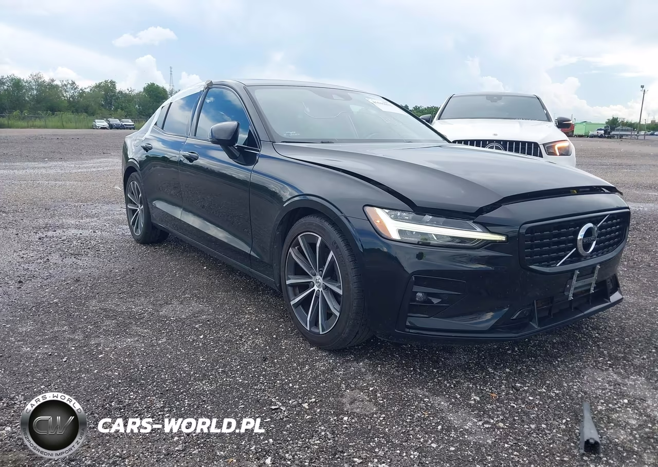 2021 Volvo S60 T5 Momentum