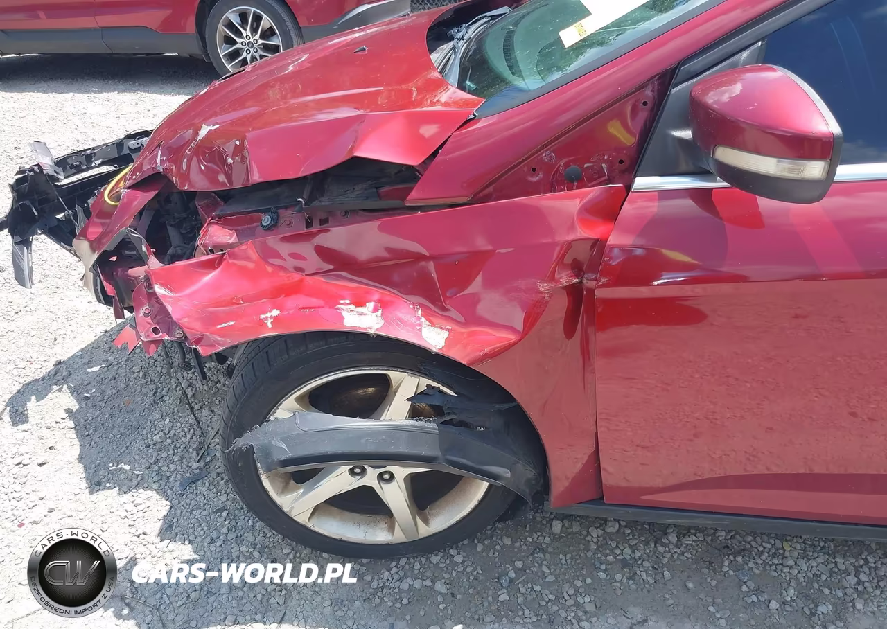2014 Ford Focus Titanium VIN:1FADP3N27EL183725 - 19