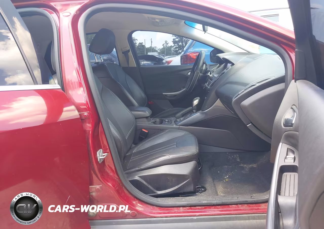 2014 Ford Focus Titanium VIN:1FADP3N27EL183725 - 5