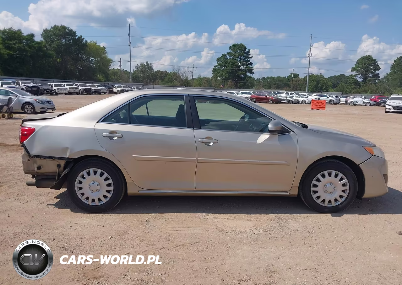 2014 Toyota Camry Le VIN:4T1BF1FK1EU459989 - 14
