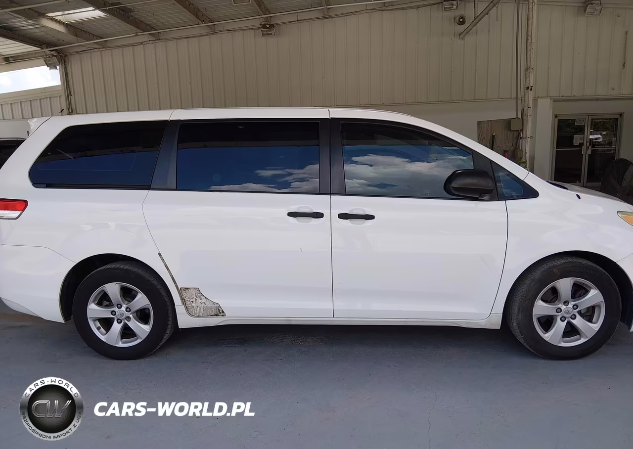 2012 Toyota Sienna Base 7 Passenger VIN:5TDKA3DC6CS011078 - 13