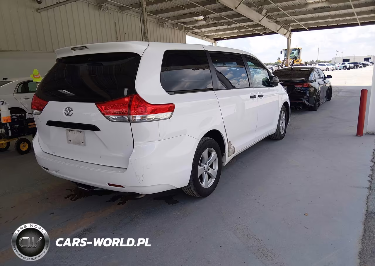 2012 Toyota Sienna Base 7 Passenger VIN:5TDKA3DC6CS011078 - 4