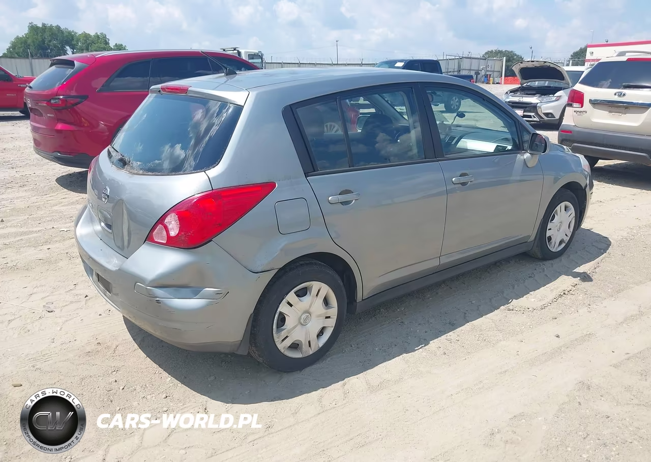 2010 Nissan Versa 1.8S VIN:3N1BC1CP5AL413120 - 4