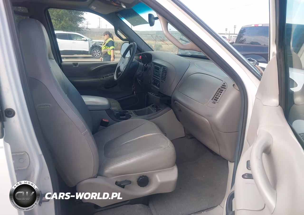 2001 Ford Expedition Xlt VIN:1FMFU16L81LB32666 - 5