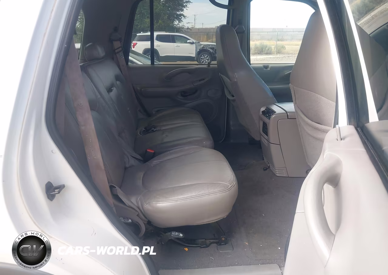 2001 Ford Expedition Xlt VIN:1FMFU16L81LB32666 - 8