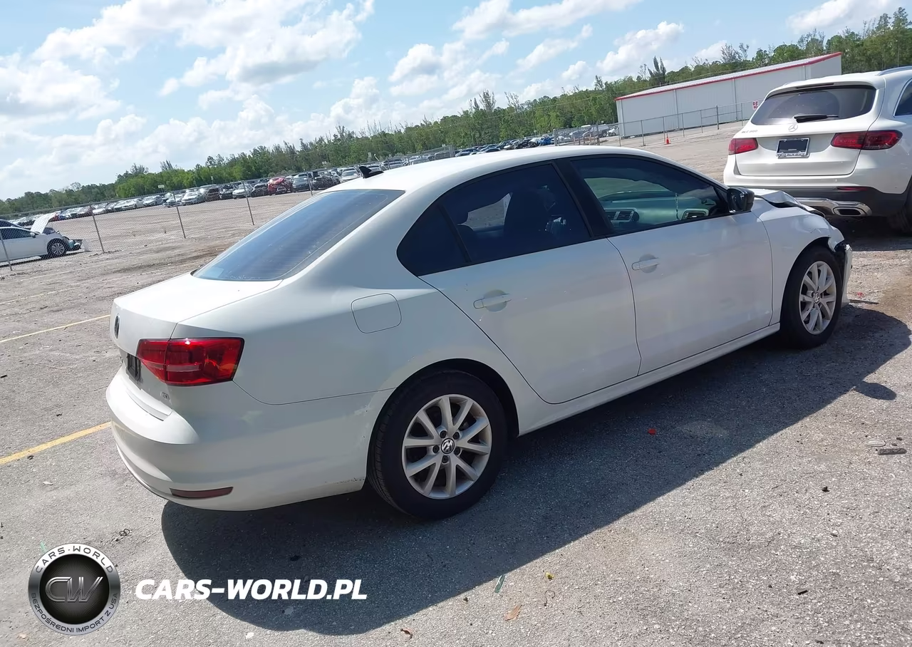 2015 Volkswagen Jetta 1.8T Se VIN:3VWD17AJ2FM356077 - 4