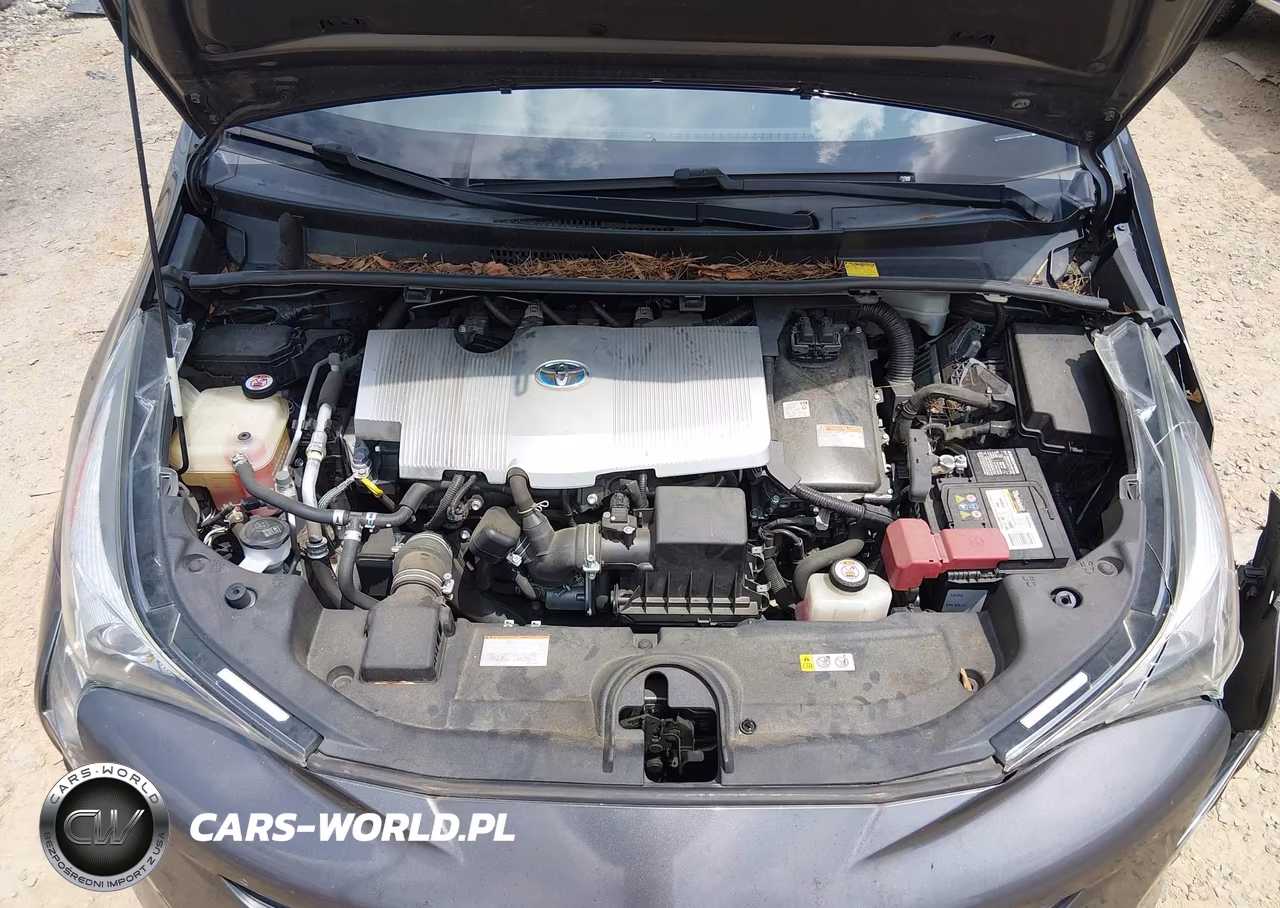 2018 Toyota Prius Three VIN:JTDKARFU6J3551571 - 10