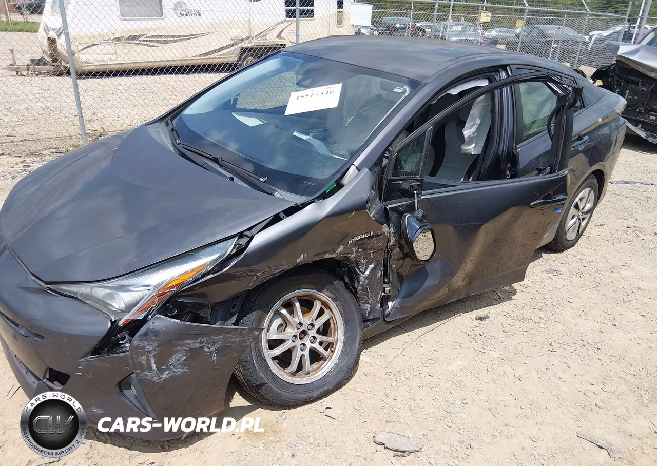 2018 Toyota Prius Three VIN:JTDKARFU6J3551571 - 6