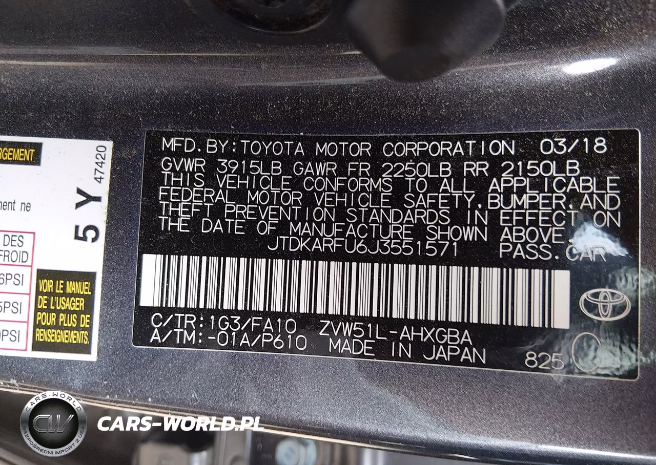 2018 Toyota Prius Three VIN:JTDKARFU6J3551571 - 9