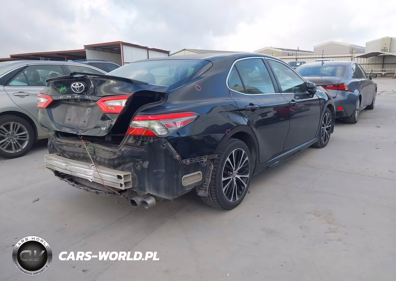 2018 Toyota Camry Se VIN:JTNB11HK4J3031457 - 4