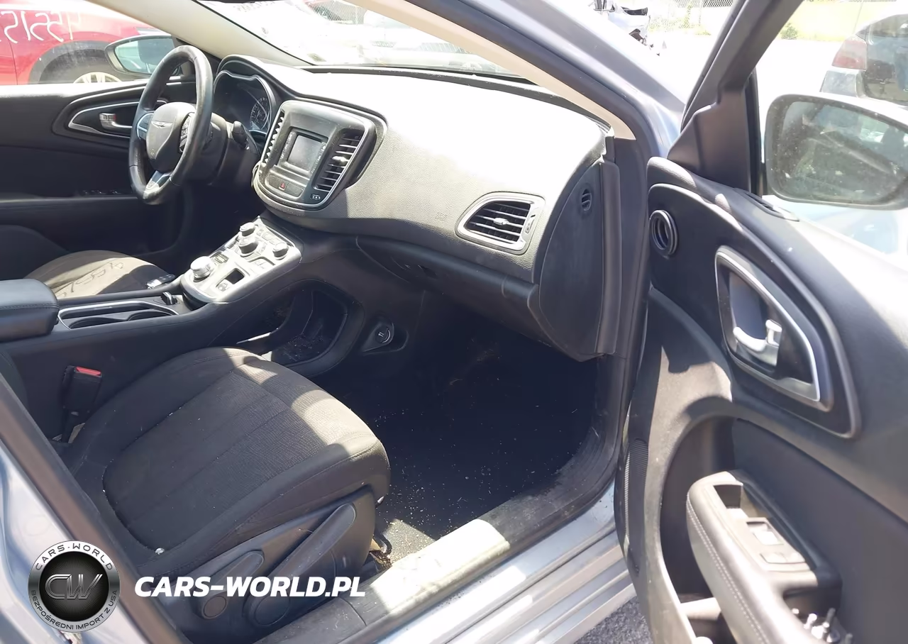 2015 Chrysler 200 Limited VIN:1C3CCCAB9FN666828 - 5