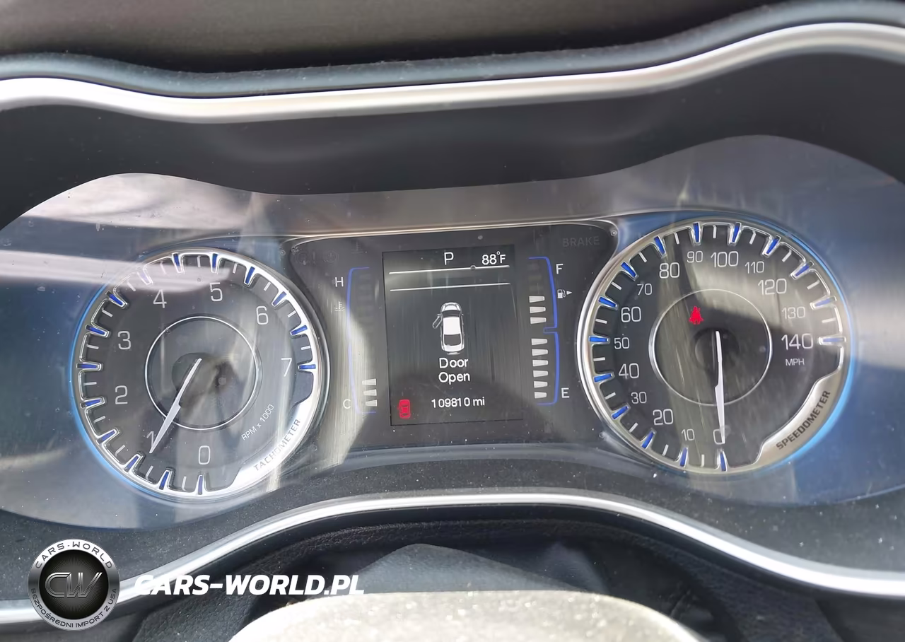 2015 Chrysler 200 Limited VIN:1C3CCCAB9FN666828 - 7