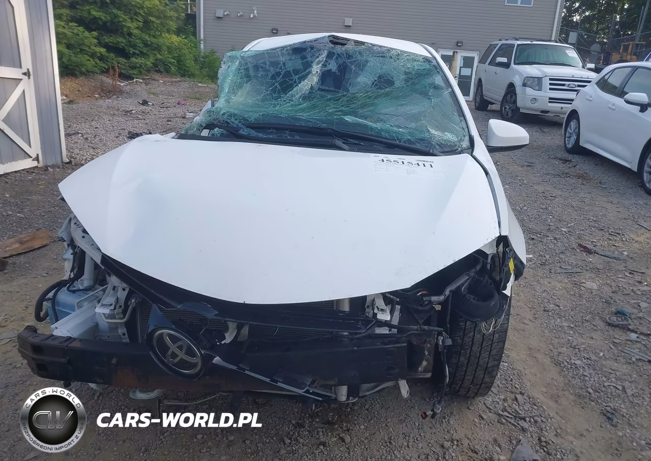 2018 Toyota Corolla Le VIN:2T1BURHE1JC029449 - 12