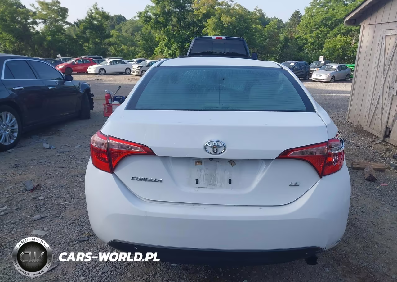 2018 Toyota Corolla Le VIN:2T1BURHE1JC029449 - 16