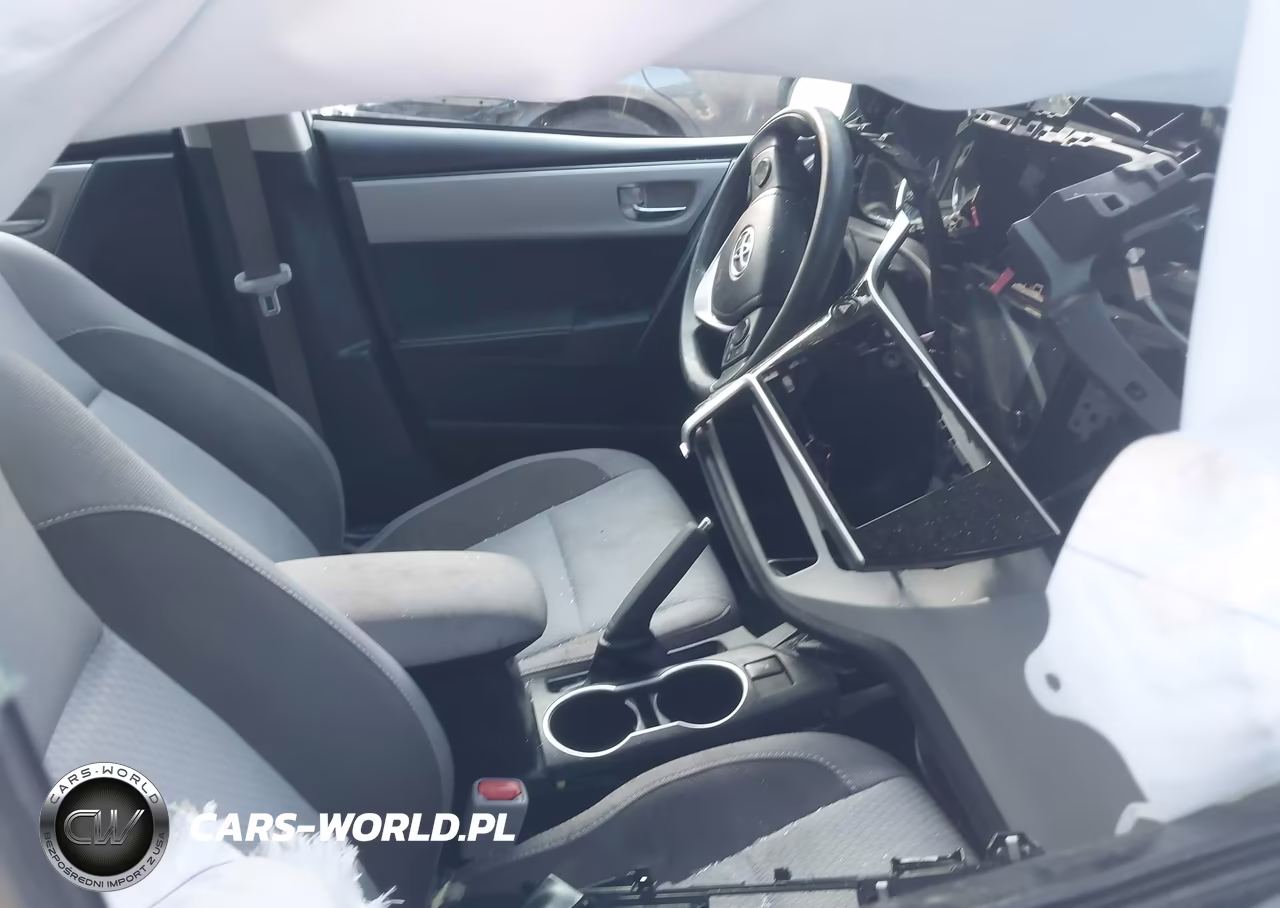 2018 Toyota Corolla Le VIN:2T1BURHE1JC029449 - 5