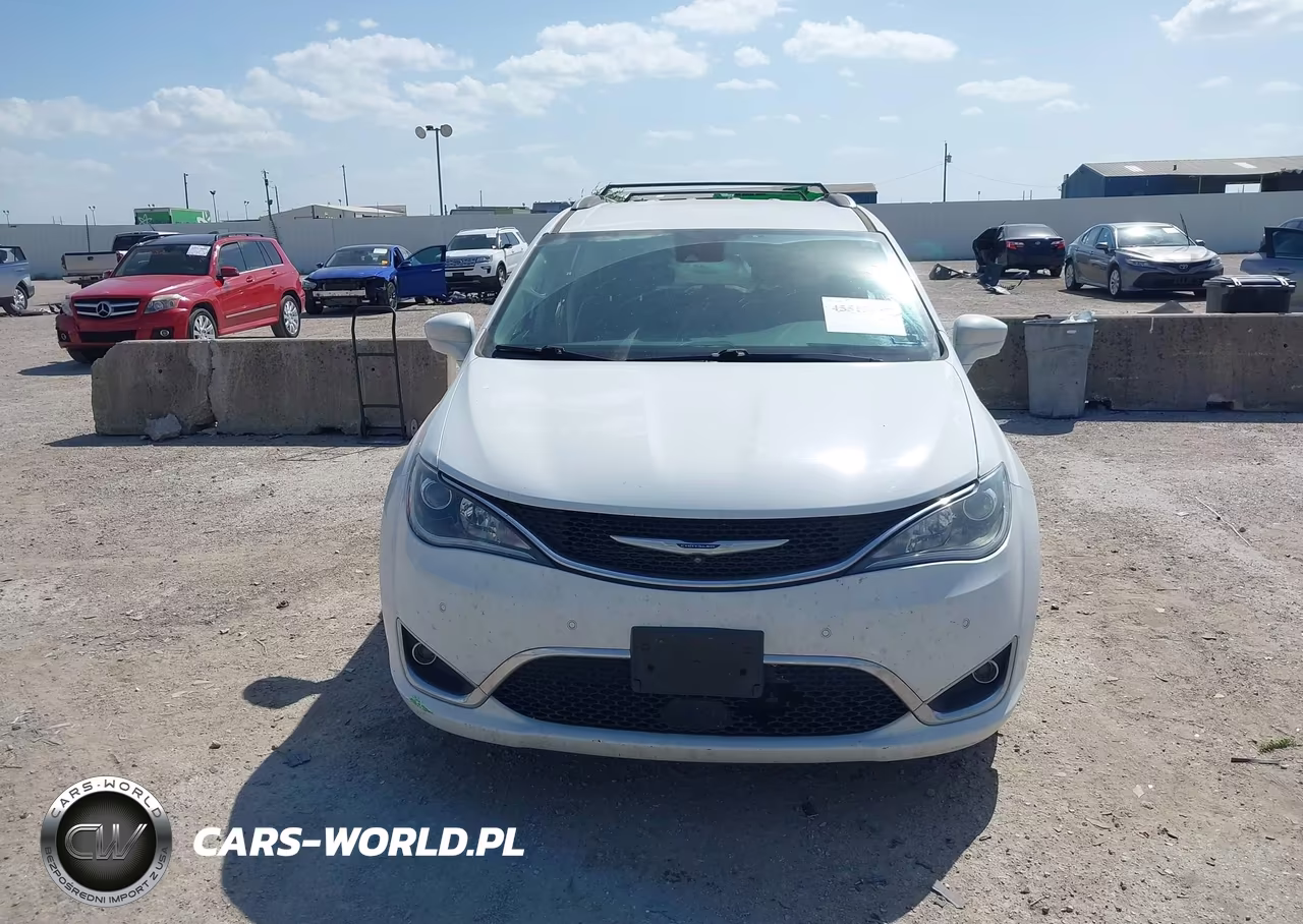 2020 Chrysler Pacifica Touring L Plus VIN:2C4RC1EG4LR273057 - 12