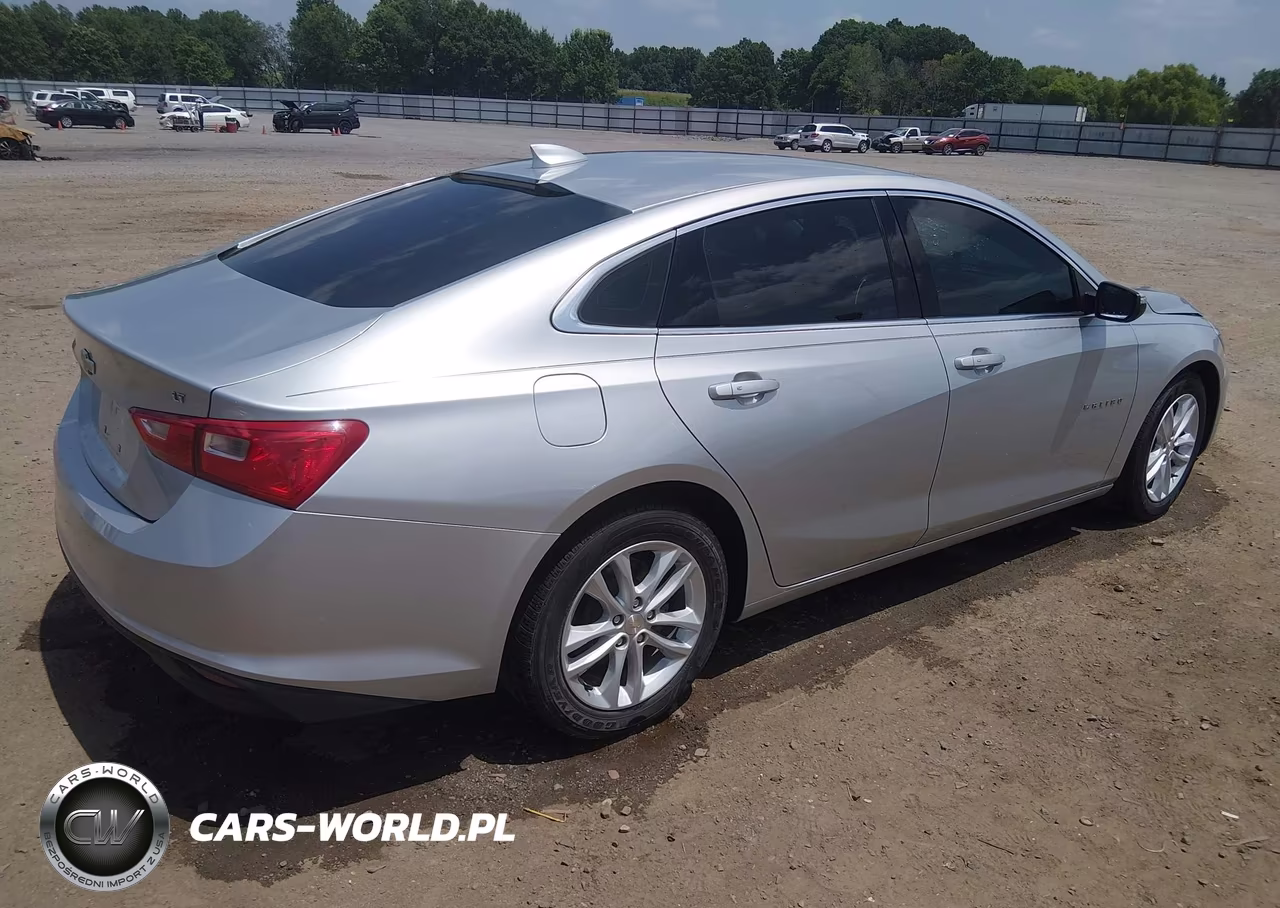 2018 Chevrolet Malibu Lt VIN:1G1ZD5ST2JF180699 - 4