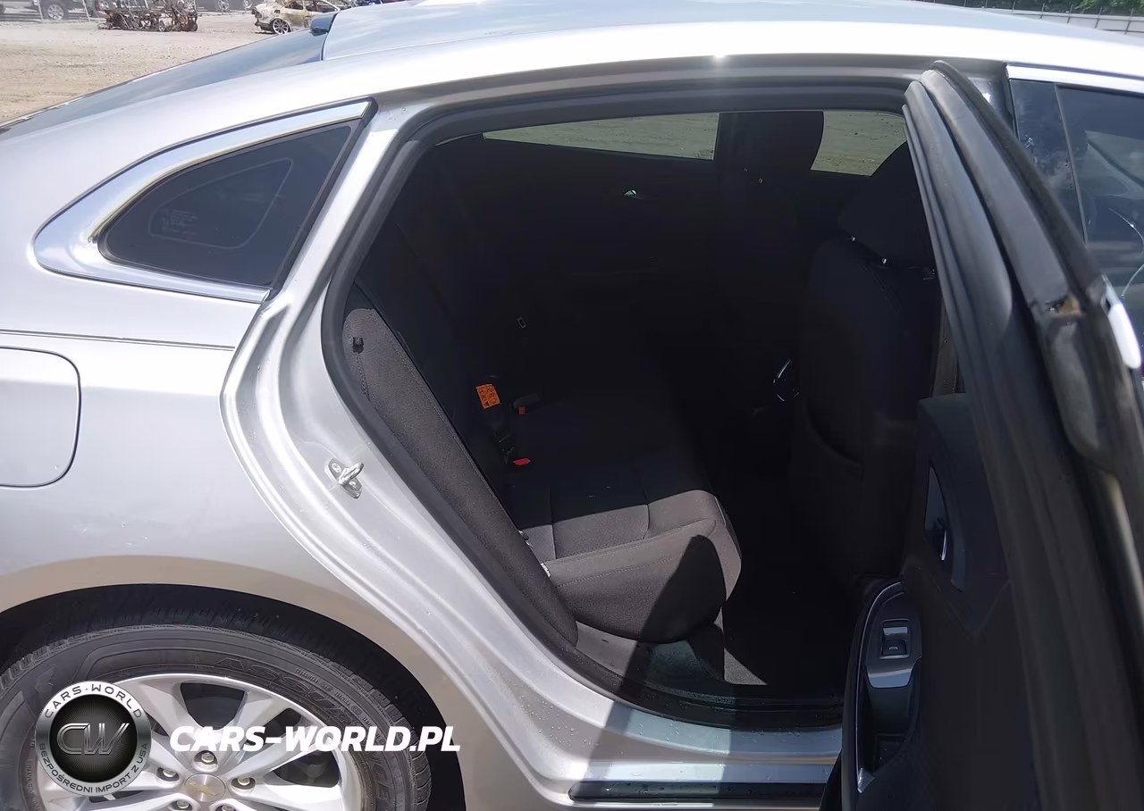 2018 Chevrolet Malibu Lt VIN:1G1ZD5ST2JF180699 - 8