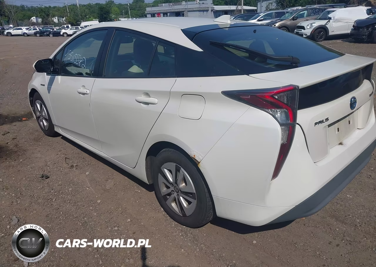 2016 Toyota Prius Four VIN:JTDKARFUXG3516430 - 4