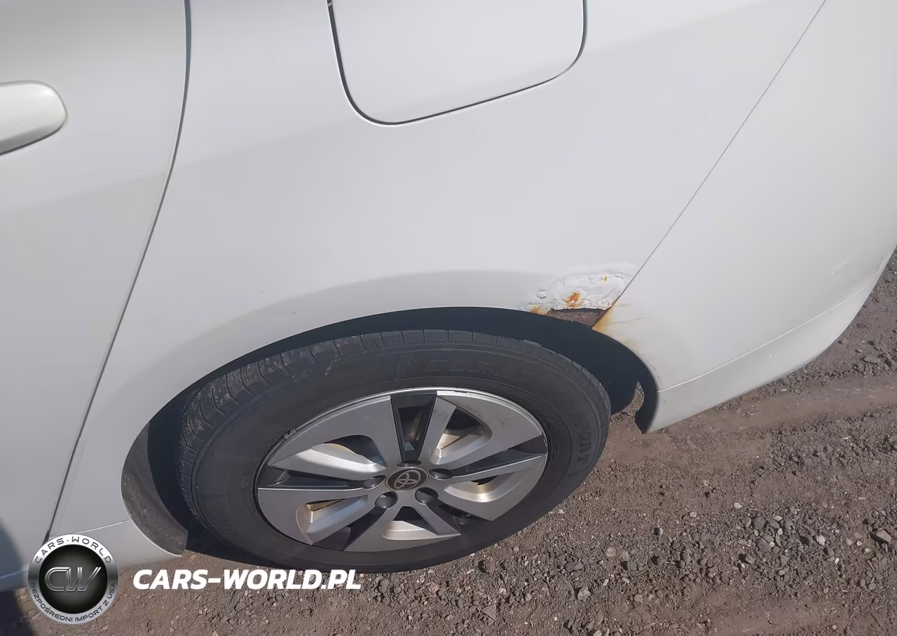 2016 Toyota Prius Four VIN:JTDKARFUXG3516430 - 6