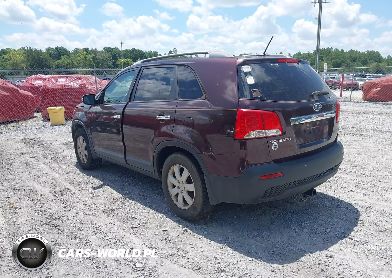 2013 Kia Sorento Lx VIN:5XYKT3A64DG388127 - 3