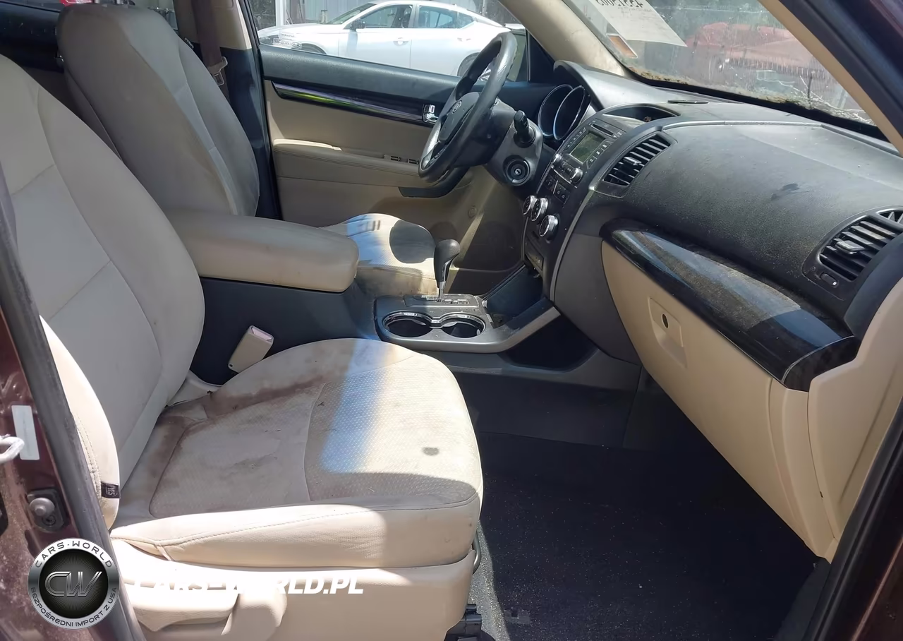 2013 Kia Sorento Lx VIN:5XYKT3A64DG388127 - 5