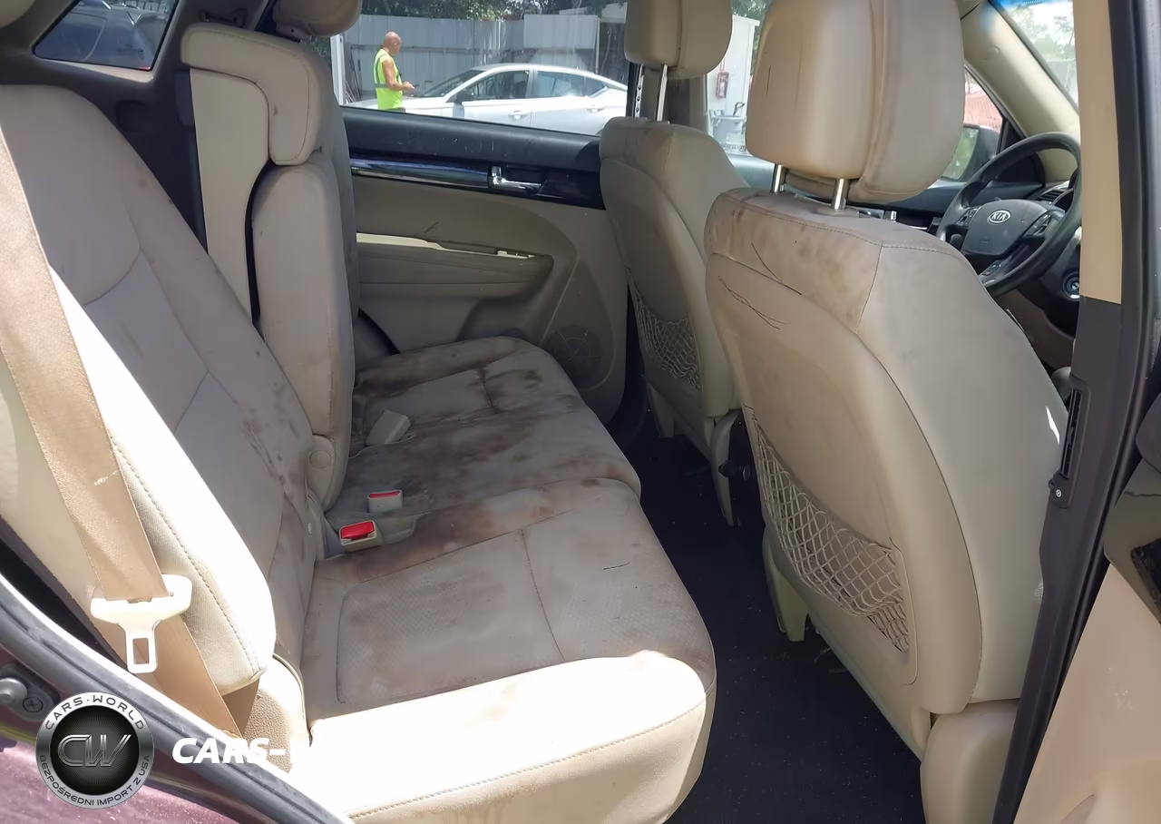 2013 Kia Sorento Lx VIN:5XYKT3A64DG388127 - 8