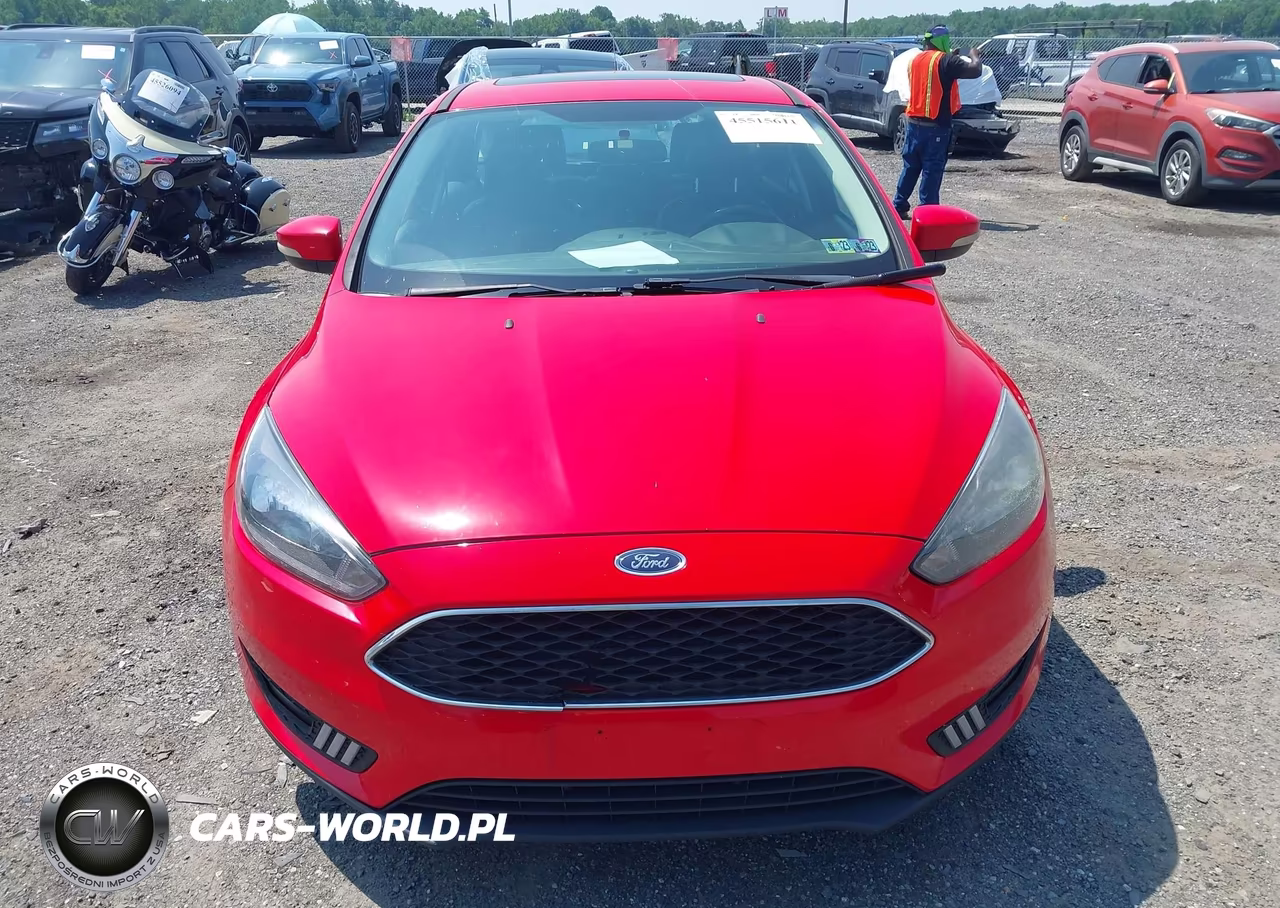 2016 Ford Focus Se VIN:1FADP3K26GL329801 - 12