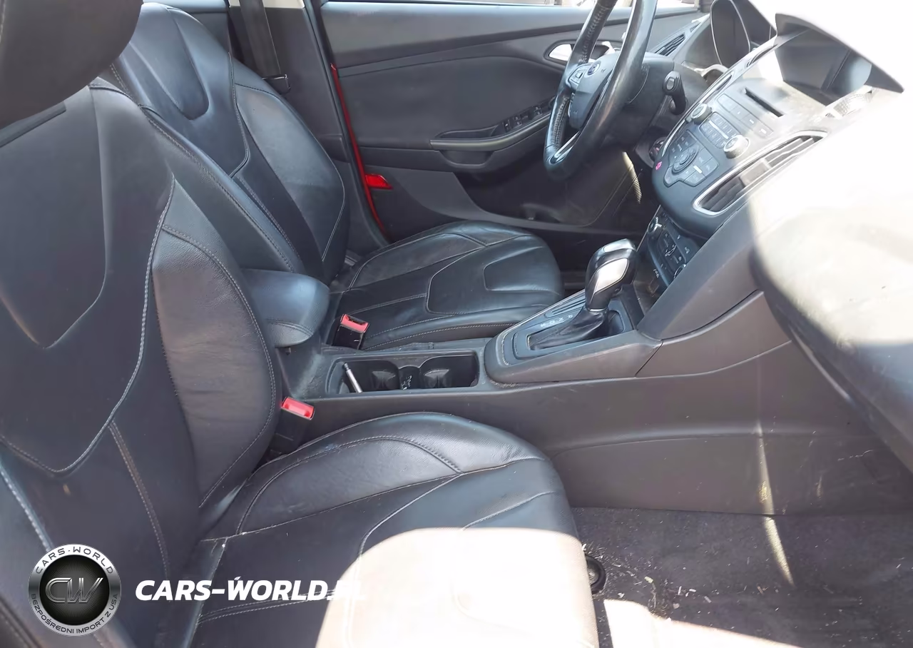 2016 Ford Focus Se VIN:1FADP3K26GL329801 - 5