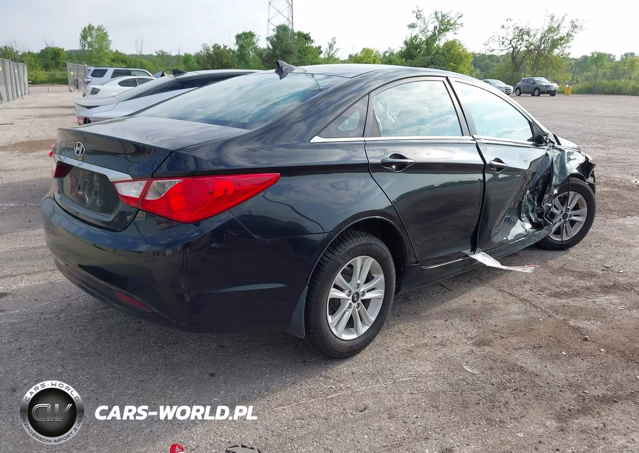 2012 Hyundai Sonata Gls VIN:5NPEB4AC6CH471948 - 4