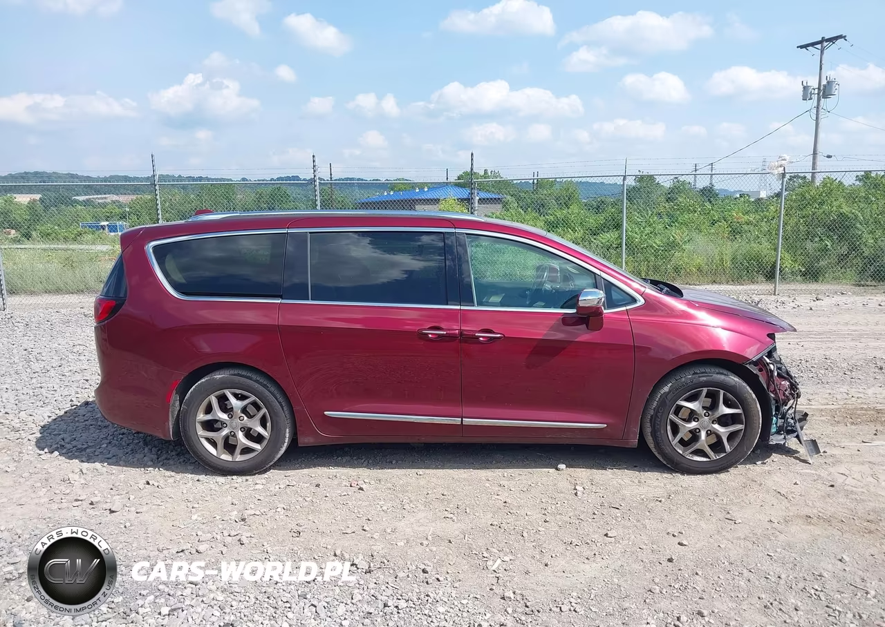 2018 Chrysler Pacifica Limited VIN:2C4RC1GG2JR251603 - 13