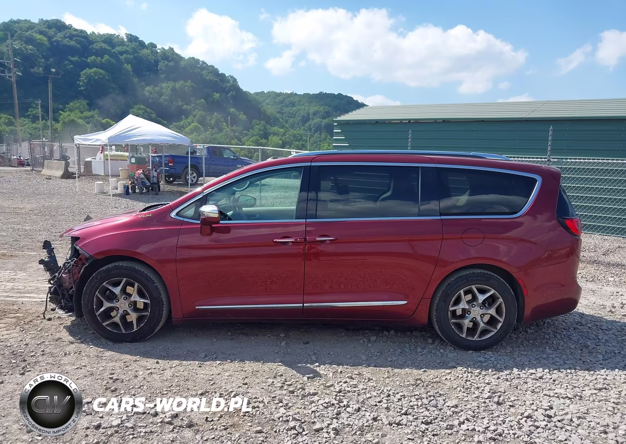 2018 Chrysler Pacifica Limited VIN:2C4RC1GG2JR251603 - 14